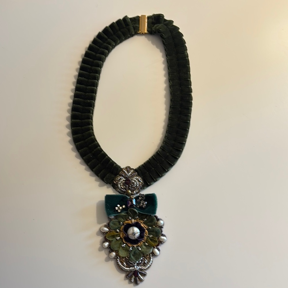 Ranjana Khan necklace velvet